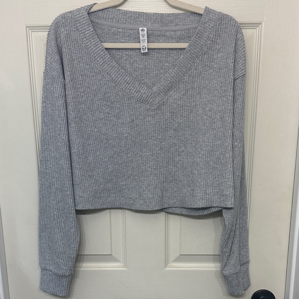 All Yoga Muse V Neck Pullover sz S